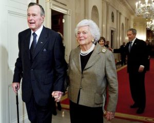 Geourge HW Bush and his wife, Barbara